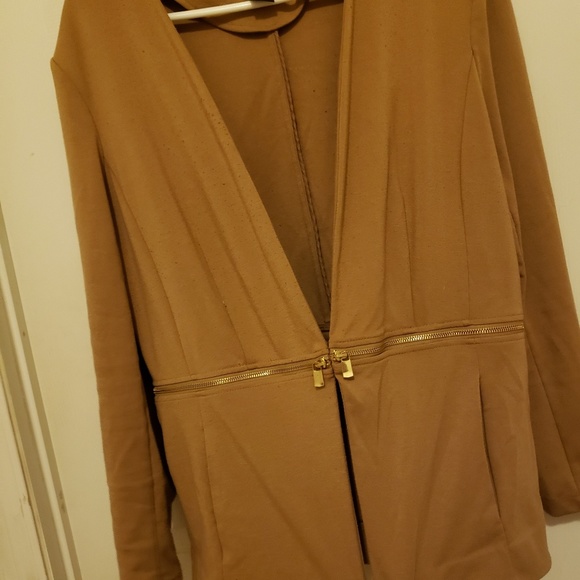 Tan jacket - Picture 2 of 4